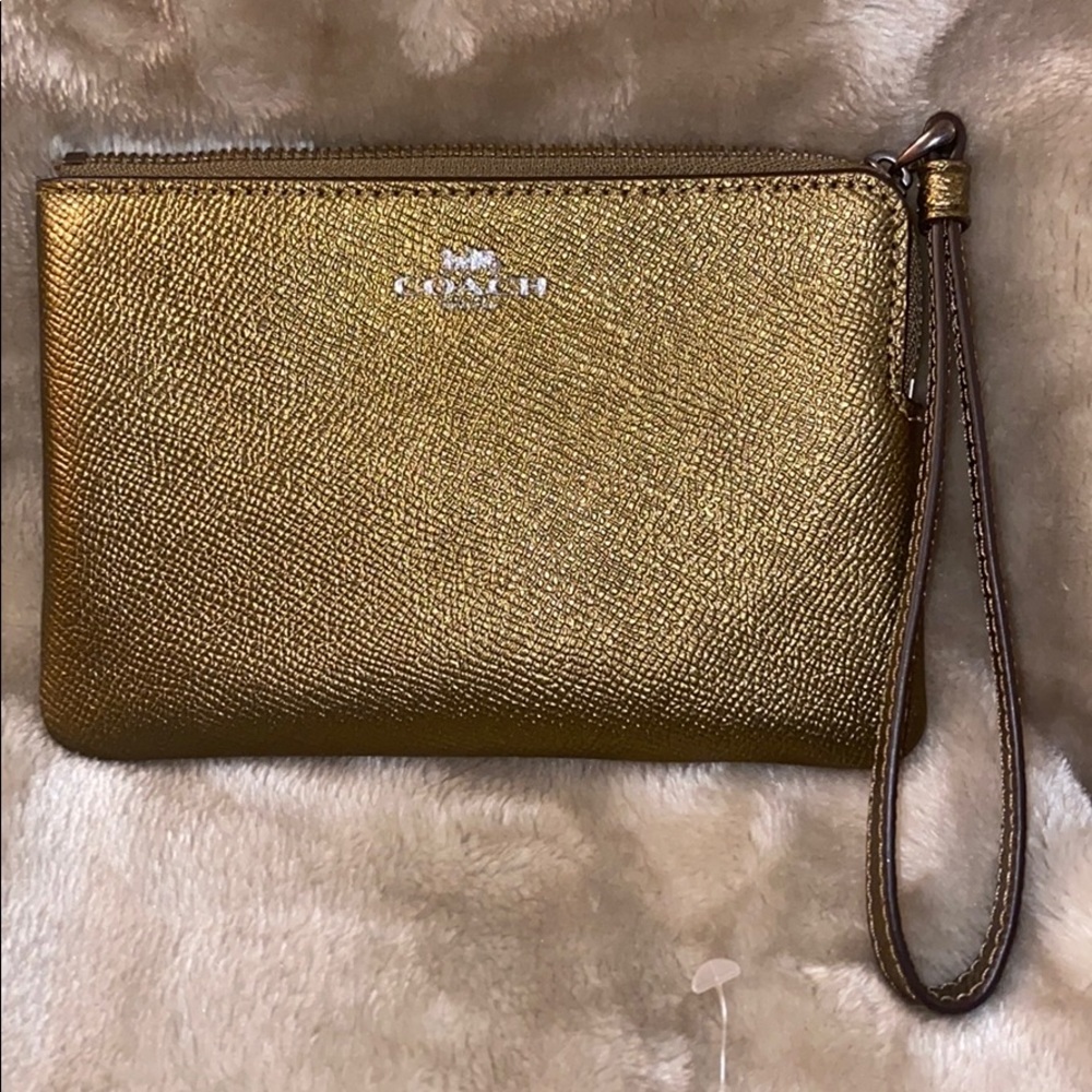 Coach F21070 Metallic Gold Wristlet